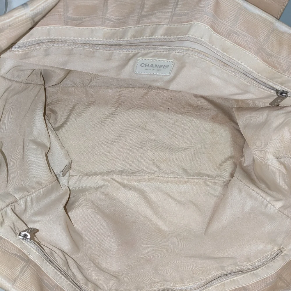 Chanel Tote - Picture 7 of 14